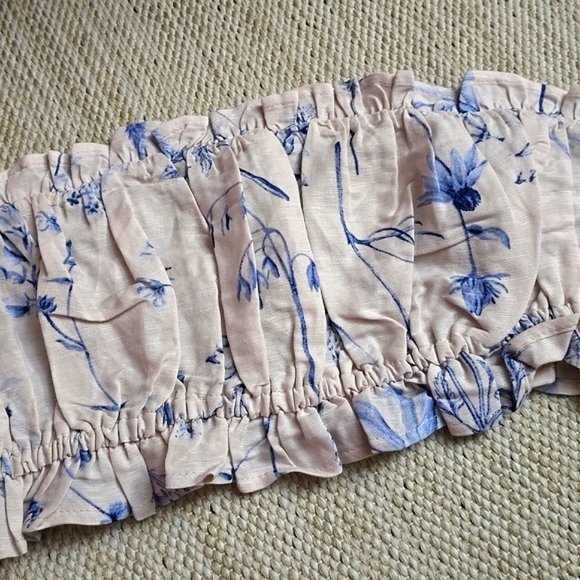 Strappy Open Back Crisscross Top - Picture 6 of 7